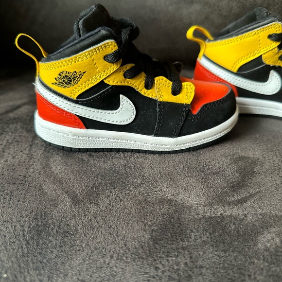 Jordan 1s toddler Sz 6c - Picture 6 of 6